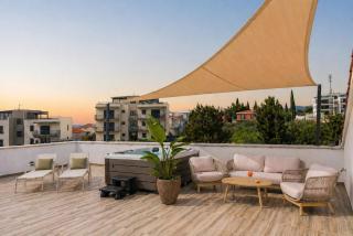 Mare Vista Rooftop Penthouse Sea View & Private Jacuzzi - 4