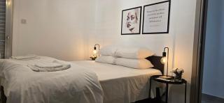 ART- D Deluxe 3 BR Apartment - Breakbooking CY - 2