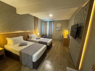 Gold Crest Hotel - 8