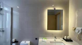 GreenTree Inn Huanggang City Wuxue City Kanjiang Avenue - 6