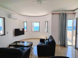 Beachfront Ela Luxury Stay with Jacuzzi & Views - 7