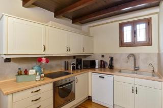 Filoxenia Boutique House - 8
