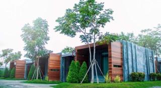 The Infinite Resort - 6