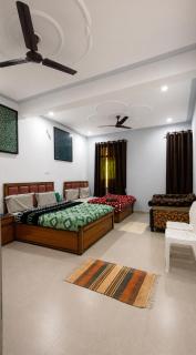 Himalayan Nest Hostel and Rooms - 9