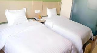 7 Days Inn Luzhou Commercial Pedestrian Street Center - 3