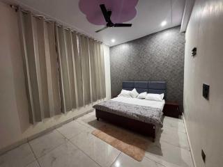 Spot On Hotel Amar Palace - 7