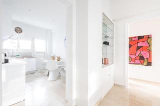 Charming Seaside Apartment Elegant 2BR in Glyfada - 8
