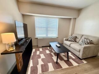 Modern Omaha Apartment- Fitness & Pickleball Courts - 6