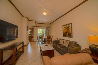 Veranda 3G 2 bdr Garden View in Los Suenos - 4