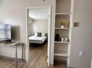 Modern Apartment Steps to Dining & Pickleball Courts - 4