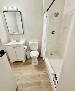 Modern Apartment Near Fitness & Pickleball - 7
