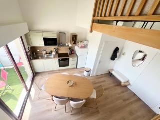 Apartment with Balcony & Pool in La Rochelle - 1