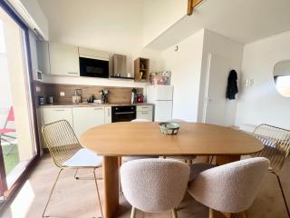 Apartment with Balcony & Pool in La Rochelle - 6