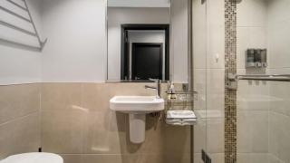 CBD Loft Style Apartment with Free Valet Parking - 1