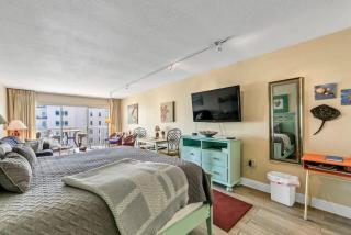 Okaloosa Island Gulf View Resort Studio w/ Balcony - 6