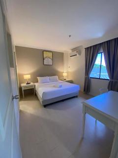 SWISS AVENUE HOTEL - 4