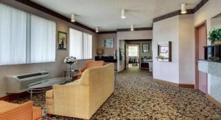 Econo Lodge Inn & Suites Forest - 8