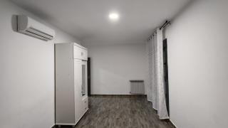 Spacious accommodation with city views - 8