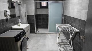 Spacious accommodation with city views - 2