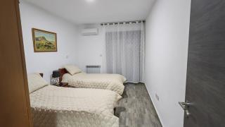Spacious accommodation with city views - 1