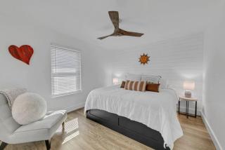Stylish Okaloosa Island 1BR Condo: Easy Beach Walk - 3
