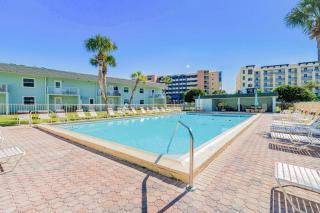 Island Bliss • 1BR Walk to Beach + Pool & Courts - 7