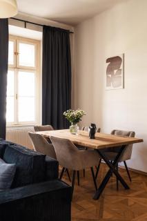 Grand 2BD Apartment for 8 Guests - 8