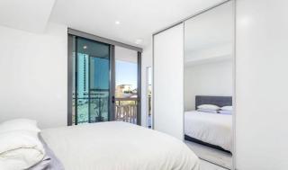 Scarborough Beach Ocean View Apartment - 1