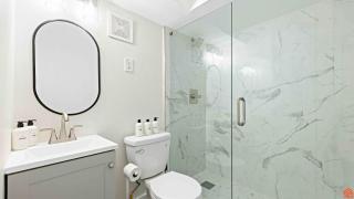 High Tide Hideaway Chic Top Floor 1BR CoastalCondo - 4