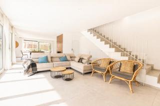Naramia Sagaro Villa - with Pool-garden-10 Pax - 5