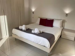 Meridian Suites - Stylish homes in St Julians next to Spinola - 1