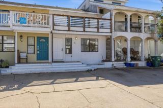 Destin Townhome • Walk to Sandy Beach & Water Taxi - 4