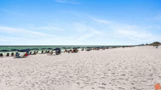 Beach Vibes Destin Gem: 1BR Condo w/ 3 Beds - 3