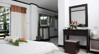 Nakhaburi Hotel & Resort - Ban Khao - 4
