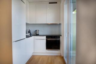Modern City Centre Flat with Balcony - 8