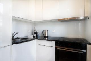 Modern City Centre Flat with Balcony - 2