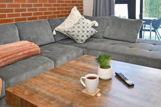 Modern Executive Brick Loft - Steps to Rosebank Mall and Gautrain - 6
