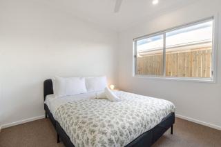 Haus Verde | 4BR Greenbank Hideout in Logan - 4