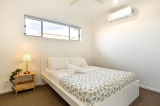 Haus Verde | 4BR Greenbank Hideout in Logan - 1