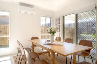 Haus Verde | 4BR Greenbank Hideout in Logan - 5