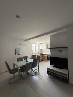 Large Paceville Central Apartment 2 - 1