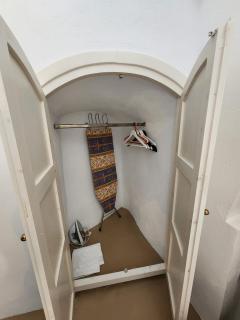 NEW Ryan's Cave Suite in Emporio Center - 5