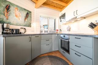 Kugelhaus Tamika - Sauna, Whirlpoolwanne und Kamin am Tollensesee - 3