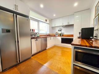 Spacious King Room 4 Near Shopping & Free Parking - Highett - 9