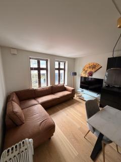 Deluxe central 2 bedroom with view and underground garage - 6