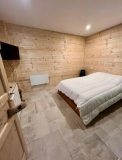 Le Chalet Des Monts - 5