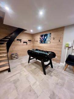 Le Chalet Des Monts - 8