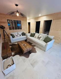 Le Chalet Des Monts - 9