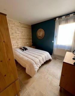 Le Chalet Des Monts - 4