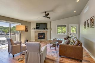 Luxe Lake of the Ozarks Group Escape in Roach - 6